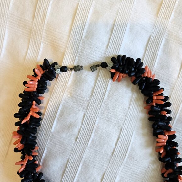 Fun Black/Coral Colored Necklace - Picture 6 of 7
